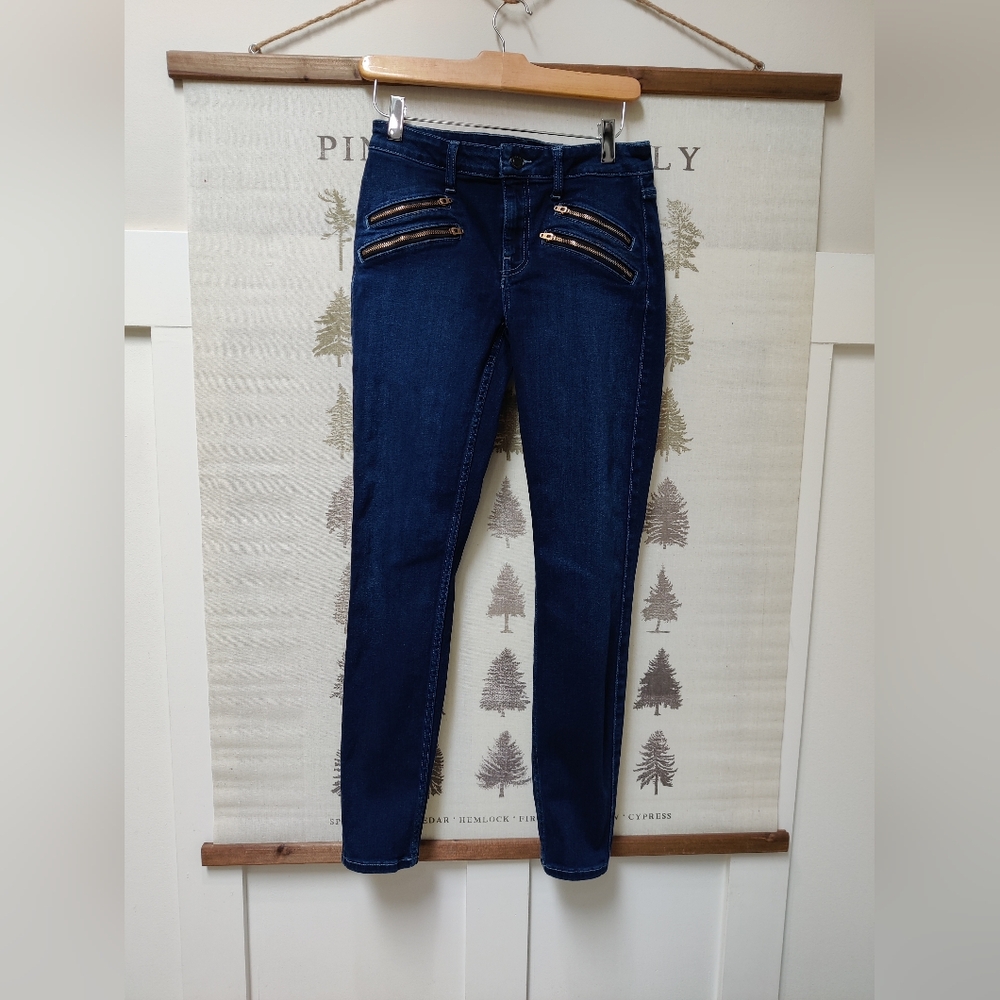 GUESS Skinny Mid-Rise Dark Wash Stretch Jeans - Size 27